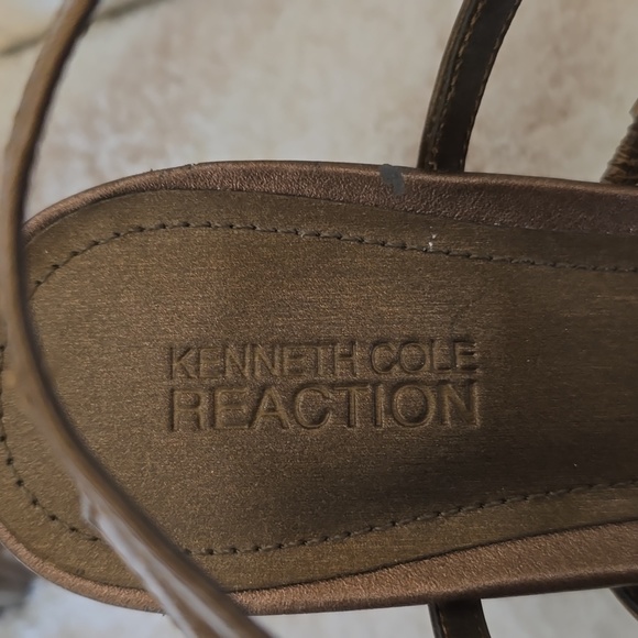 WOMEN'S KENNETH COLE REACTION BRONZE STRAPY HEELS  sz. 9.5 - Picture 4 of 6